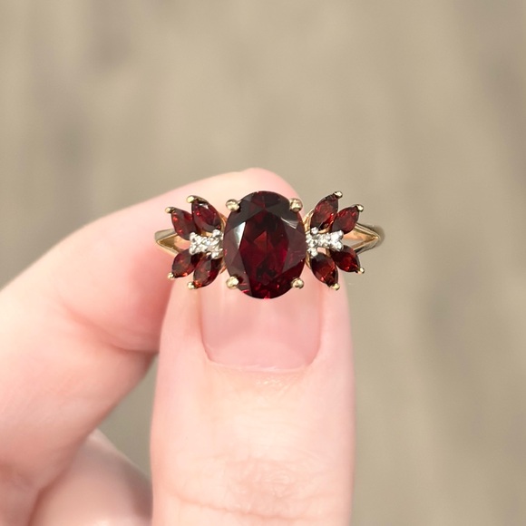 Garnet Gold Ring: Natural gemstone oval pyrope red diamond 10K solid yellow gold - Picture 6 of 15